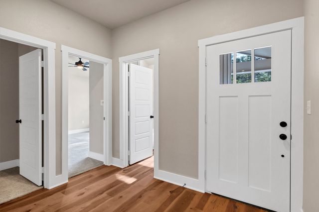 811 Branding Iron Trail, Granbury, TX 76049