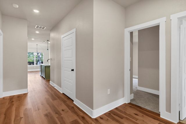 811 Branding Iron Trail, Granbury, TX 76049