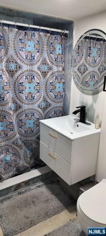 29 Poplar, Lodi, NJ 07644