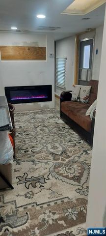 29 Poplar, Lodi, NJ 07644