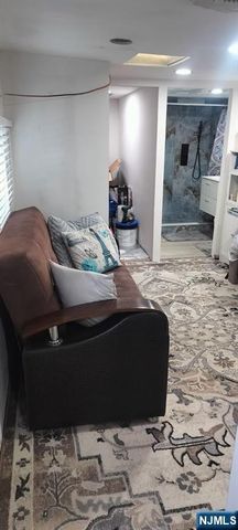 29 Poplar, Lodi, NJ 07644