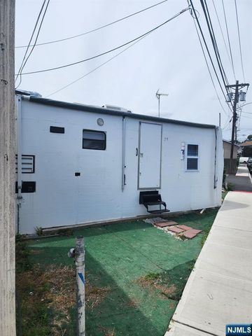 29 Poplar, Lodi, NJ 07644