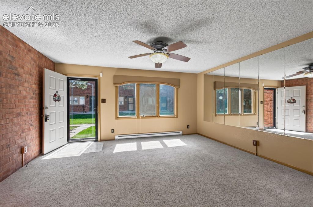 2105 Chatalet Lane G, Pueblo, CO 81005 — photo 2