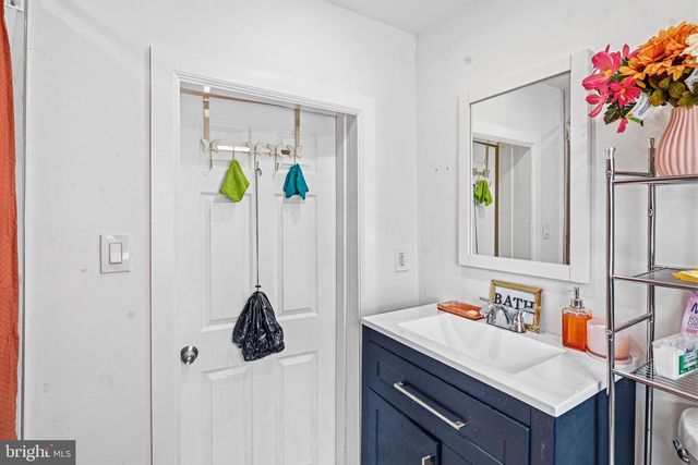 79 E HIGH ST, Philadelphia, PA 19144