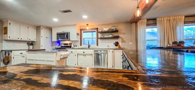 115988 S 4302 Road, Porum, OK 74455