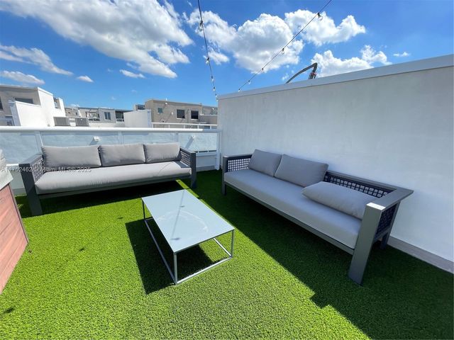 6651 NW 105th Pl 6651, Doral, FL 33178