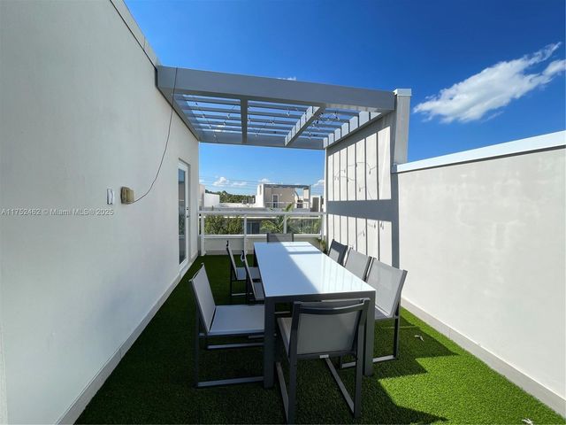 6651 NW 105th Pl 6651, Doral, FL 33178