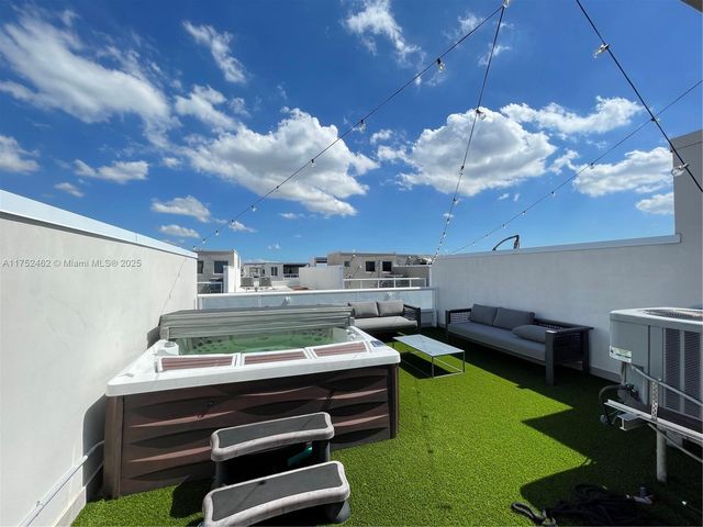 6651 NW 105th Pl 6651, Doral, FL 33178