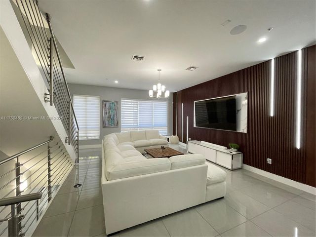 6651 NW 105th Pl 6651, Doral, FL 33178