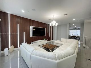 6651 NW 105th Pl 6651, Doral, FL 33178