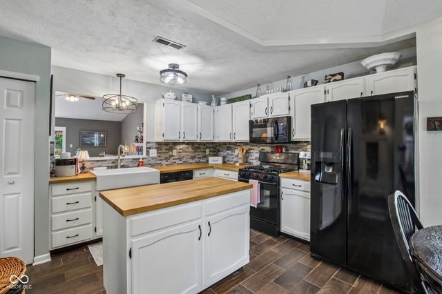 12428 Winding Creek Lane, Indianapolis, IN 46236