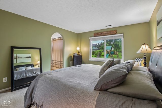 12428 Winding Creek Lane, Indianapolis, IN 46236
