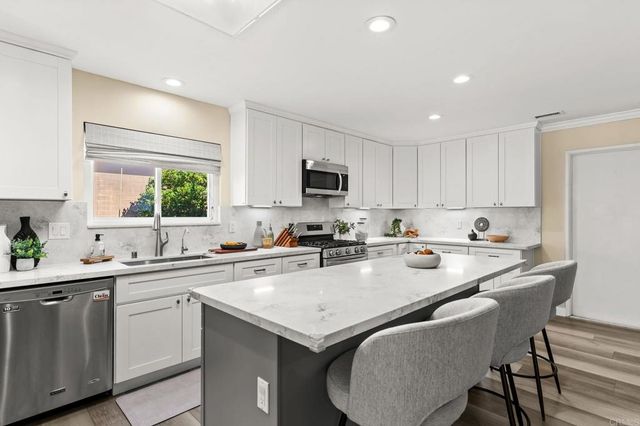 12376 Frontera Rd, San Diego, CA 92128