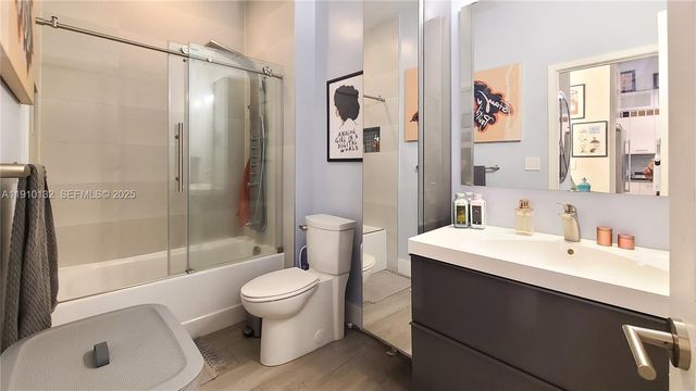 2001 Biscayne Blvd 2117, Miami, FL 33137