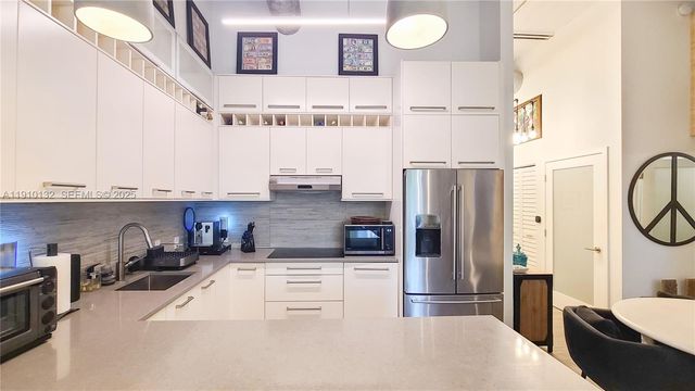 2001 Biscayne Blvd 2117, Miami, FL 33137