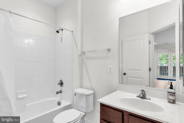 42279 FOX TRACKS TER, Brambleton, VA 20148