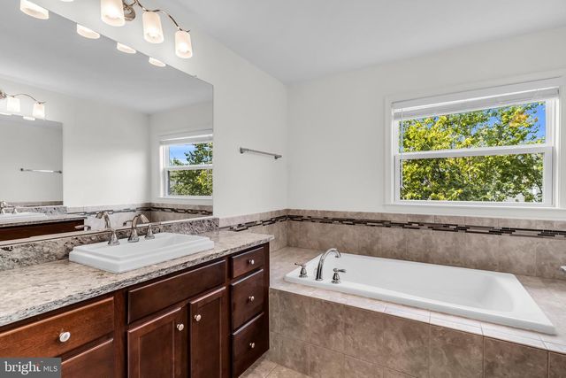42279 FOX TRACKS TER, Brambleton, VA 20148