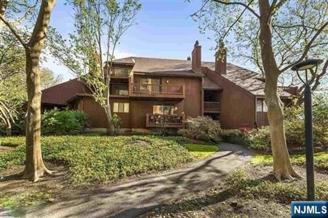 362 Sandcastle Key, Secaucus, NJ 07094