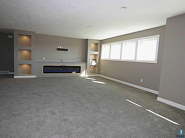 27240 S Noble Cir Circle, Tea, SD 57064