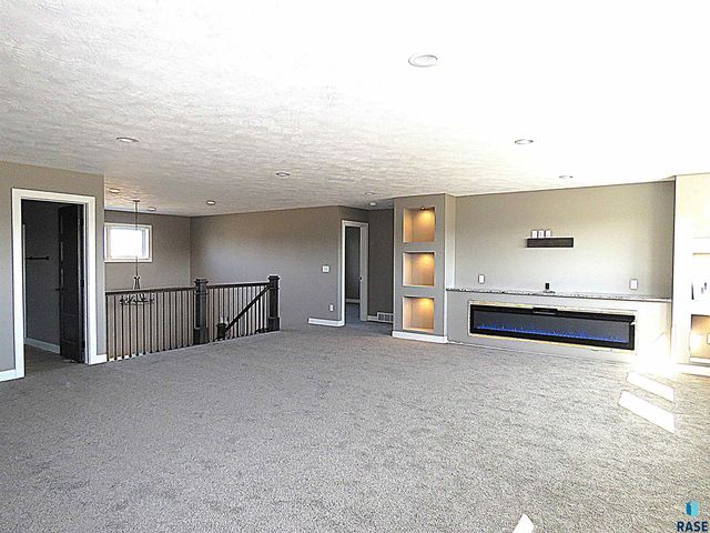 27240 S Noble Cir Circle, Tea, SD 57064