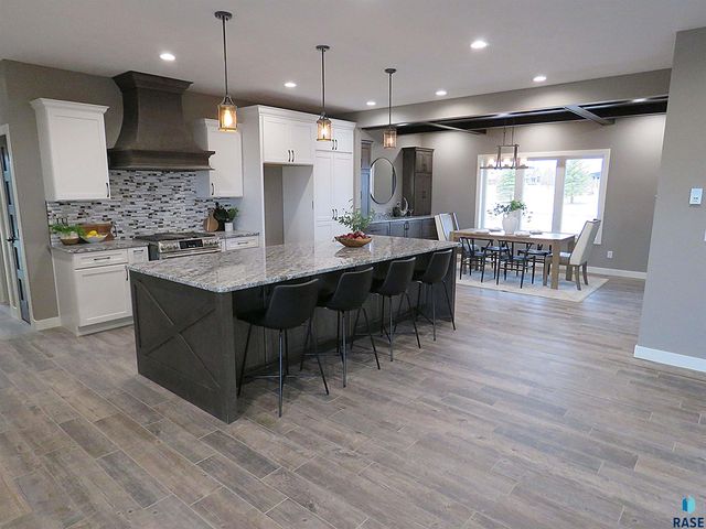 27240 S Noble Cir Circle, Tea, SD 57064