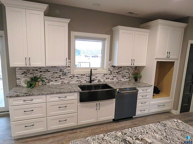 27240 S Noble Cir Circle, Tea, SD 57064