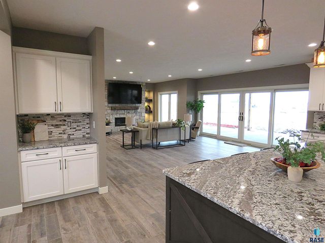 27240 S Noble Cir Circle, Tea, SD 57064