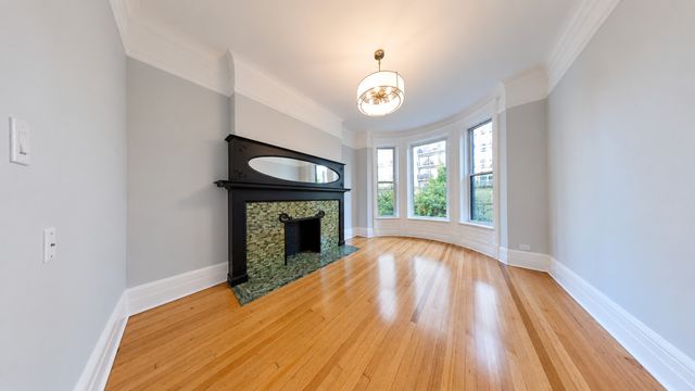 10 W CHESTNUT Street 4, Chicago, IL 60610