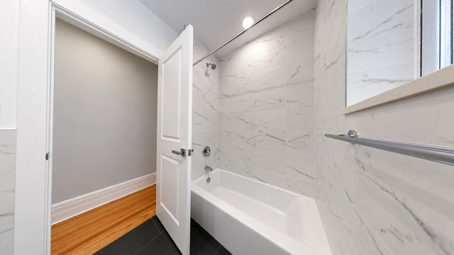 10 W CHESTNUT Street 4, Chicago, IL 60610