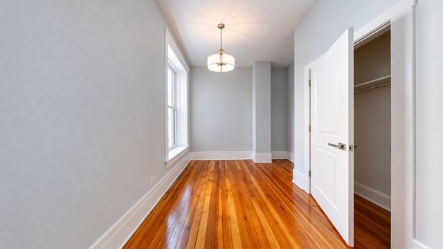 10 W CHESTNUT Street 4, Chicago, IL 60610