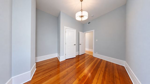 10 W CHESTNUT Street 4, Chicago, IL 60610