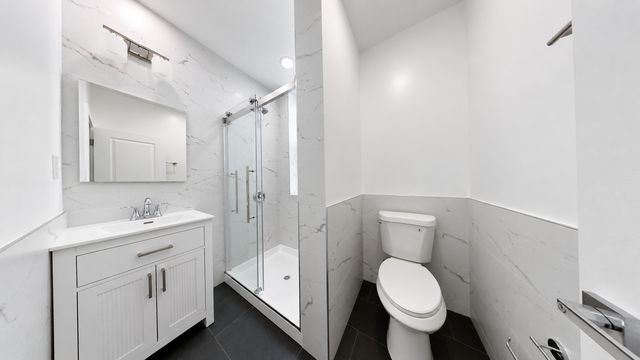 10 W CHESTNUT Street 4, Chicago, IL 60610