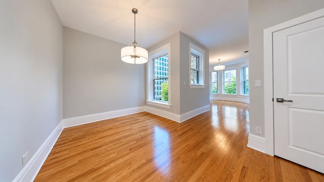 10 W CHESTNUT Street 4, Chicago, IL 60610