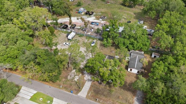 6808 NEW YORK DRIVE, Tampa, FL 33619