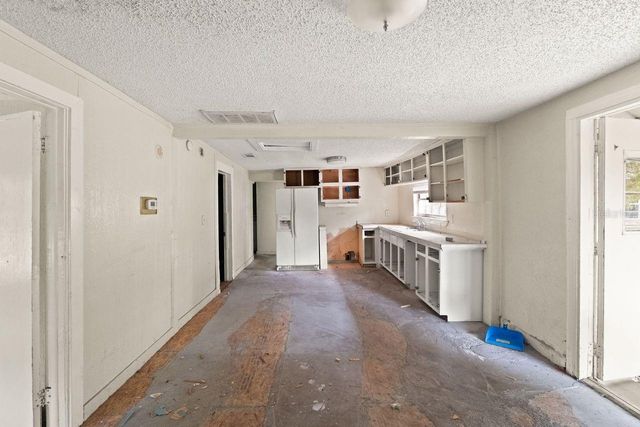 6808 NEW YORK DRIVE, Tampa, FL 33619