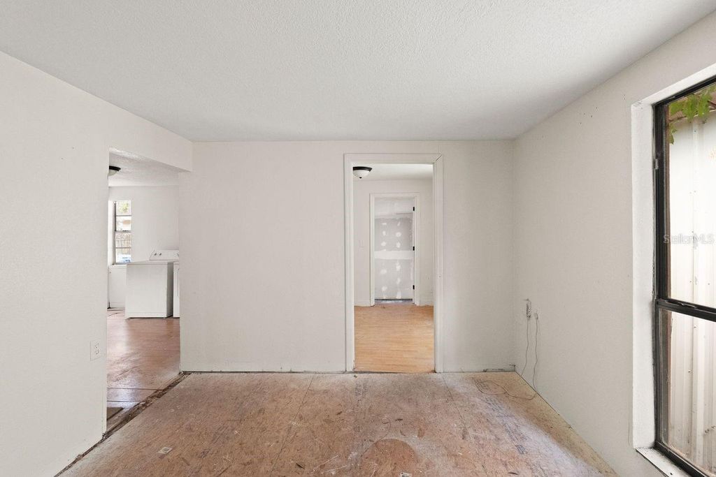 Image 12 of property listing at 6808 NEW YORK DRIVE, Tampa, FL 33619