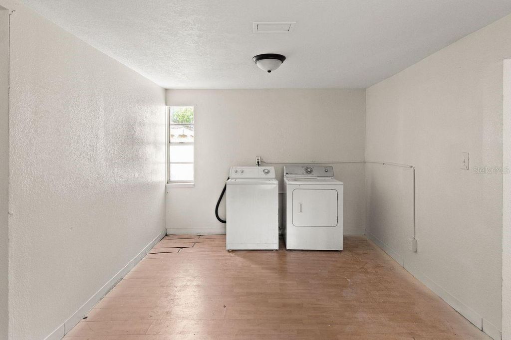 Image 15 of property listing at 6808 NEW YORK DRIVE, Tampa, FL 33619