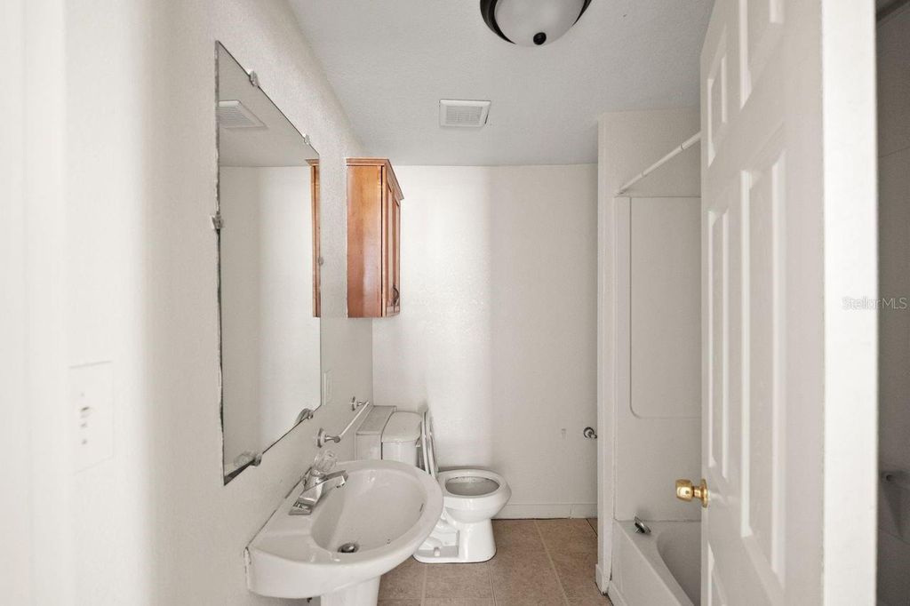 Image 17 of property listing at 6808 NEW YORK DRIVE, Tampa, FL 33619