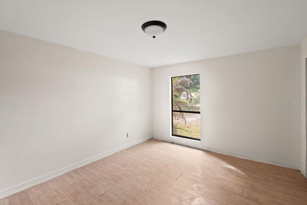 Image 18 of property listing at 6808 NEW YORK DRIVE, Tampa, FL 33619