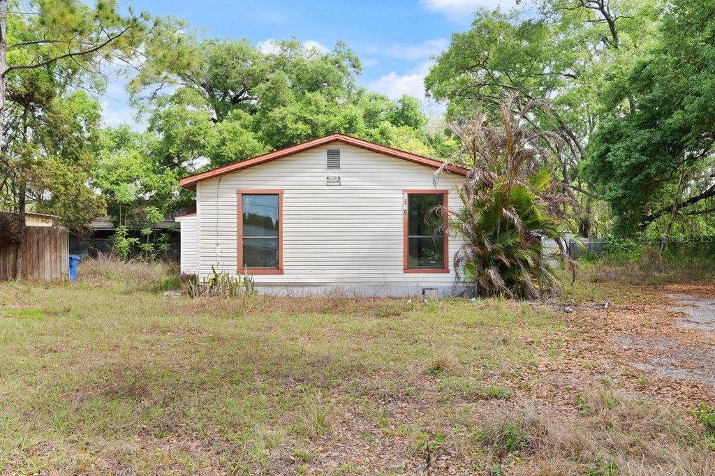 Image 21 of property listing at 6808 NEW YORK DRIVE, Tampa, FL 33619