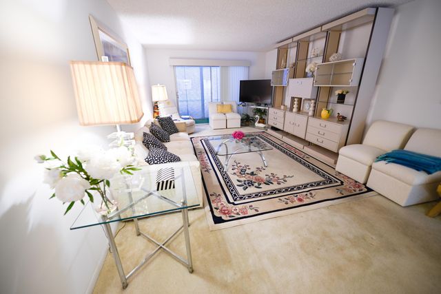 2901 Victoria Circle J1, Coconut Creek, FL 33066