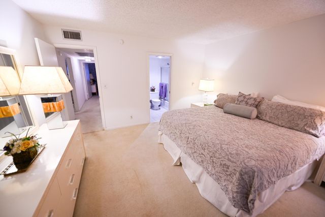 2901 Victoria Circle J1, Coconut Creek, FL 33066