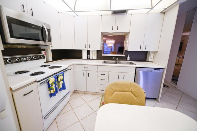 2901 Victoria Circle J1, Coconut Creek, FL 33066