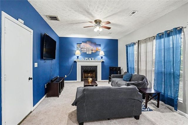 7153 Chestnut Lane, Riverdale, GA 30274