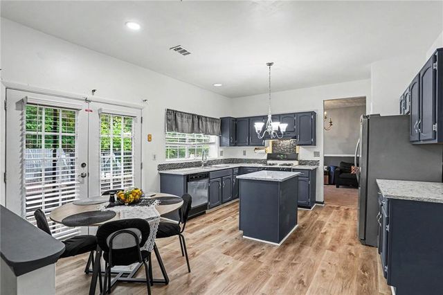 7153 Chestnut Lane, Riverdale, GA 30274
