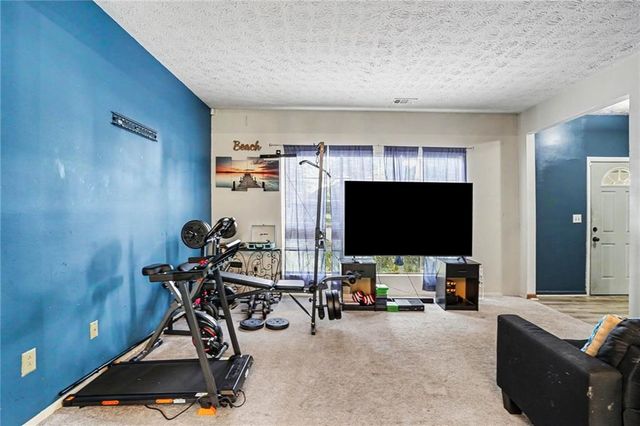 7153 Chestnut Lane, Riverdale, GA 30274