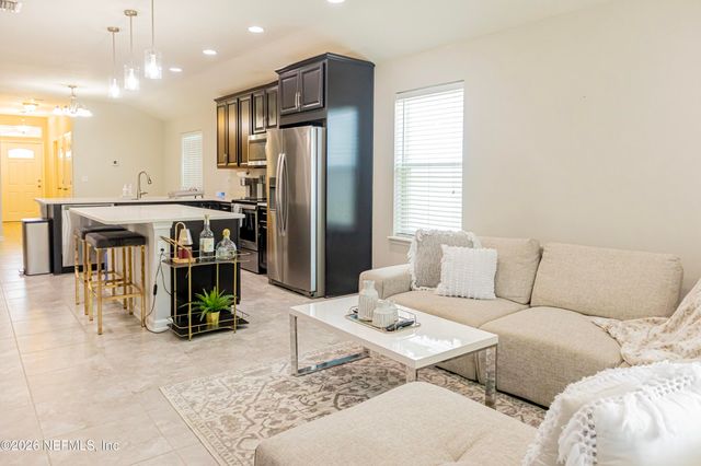 7112 EMSLEY Circle, Jacksonville, FL 32258