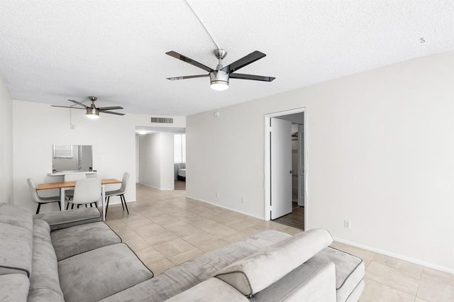 4501 NE 21 Avenue 406, Fort Lauderdale, FL 33308