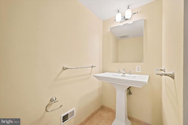 901 E MERMAID, Glenside, PA 19038