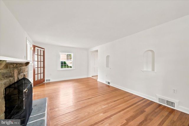 901 E MERMAID, Glenside, PA 19038